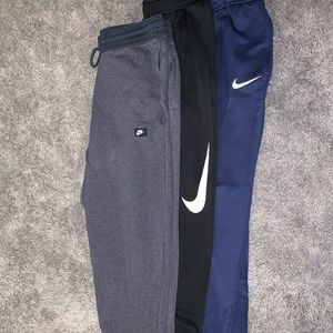 Lot of 3 Nike sweatpants.
